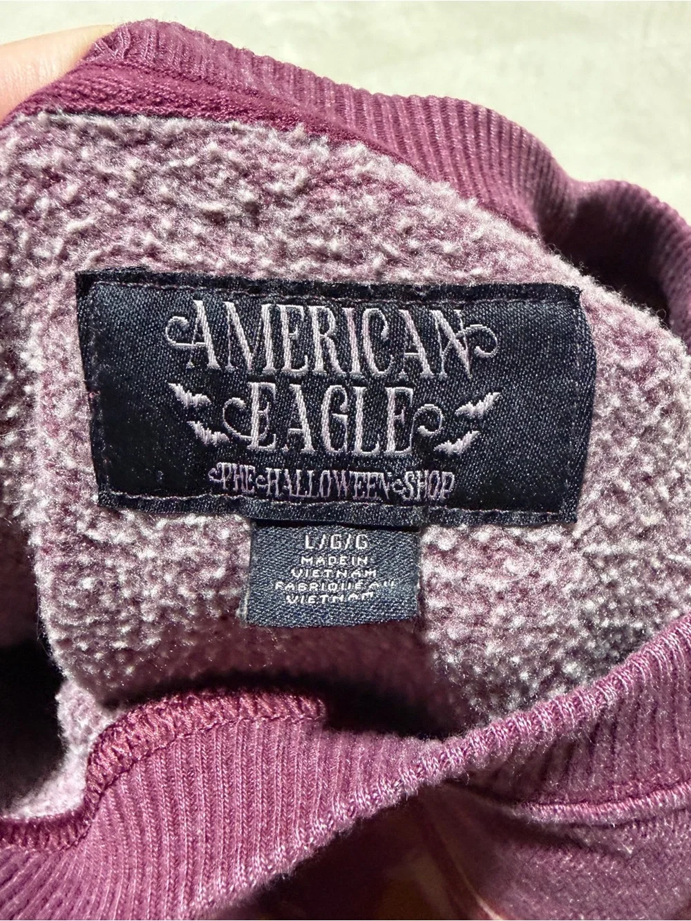 American Eagle Halloween shop Maroon Crewneck Sweatshirt pumpkin miller large